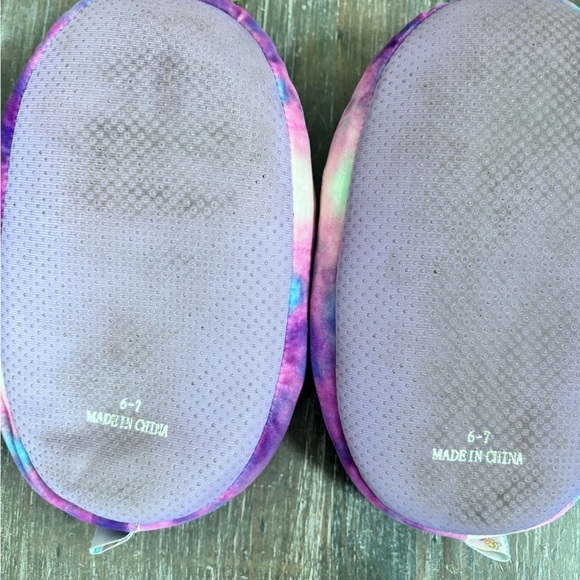 Squishmallows Purple and Cream Kids Slippers Size 6-7 - Picture 6 of 8